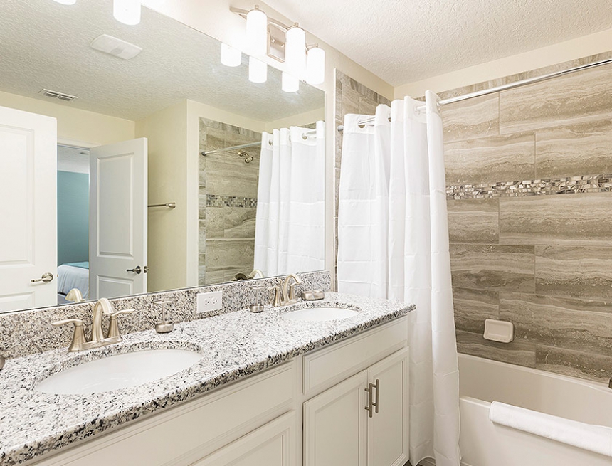 /hotelphotos/thumb-860x655-144068-ChampionsGate Oasis Condos in Orlando Bathroom.jpg